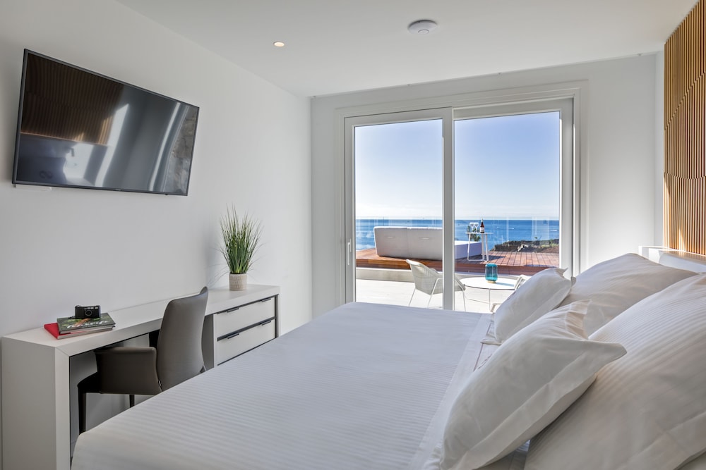 Royal Hideaway Corales Suites, part of Barceló Hotel Group — Rooms in Costa Adeje, Canary Islands