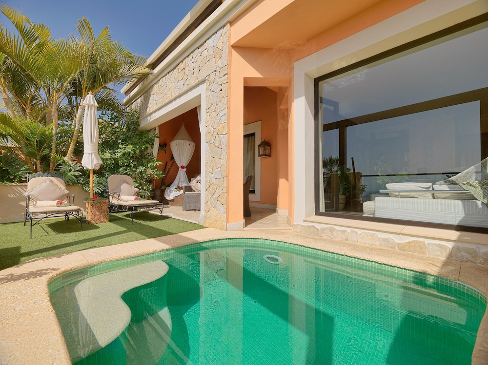 Royal Garden Villas & Spa — Swimming pool in Costa Adeje, Canary Islands
