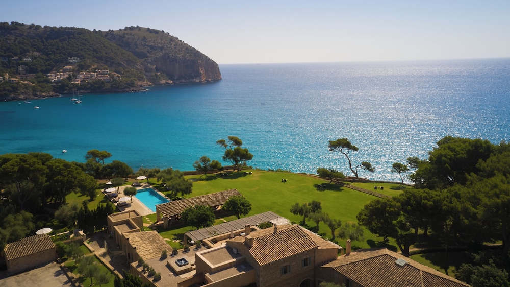 Can Simoneta Hotel - Adults Only — Hotel building in Canyamel, Balearic Islands