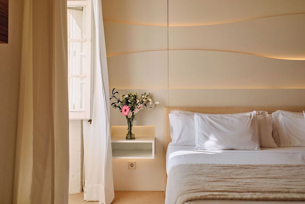 Can Simoneta Hotel - Adults Only — Hotel rooms in Canyamel, Balearic Islands