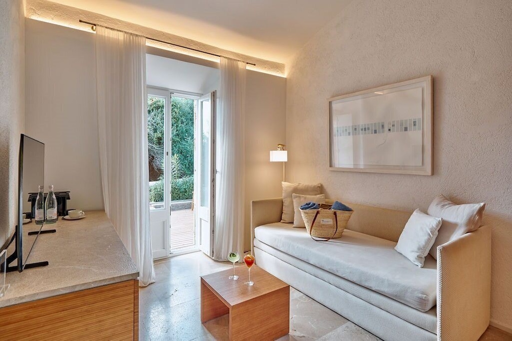 Can Simoneta Hotel - Adults Only — Hotel rooms in Canyamel, Balearic Islands