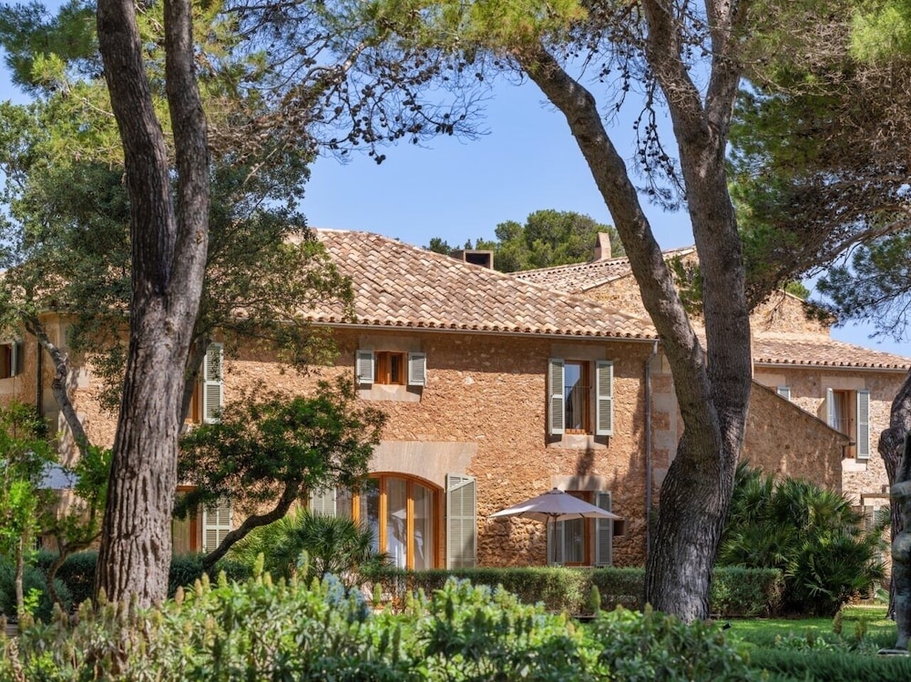 Can Simoneta Hotel - Adults Only — Hotel building in Canyamel, Balearic Islands