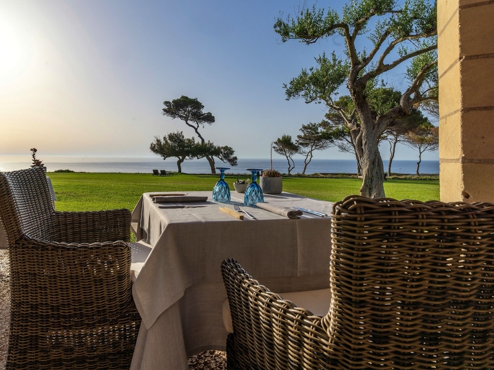 Can Simoneta Hotel - Adults Only — Restaurant & bars in Canyamel, Balearic Islands