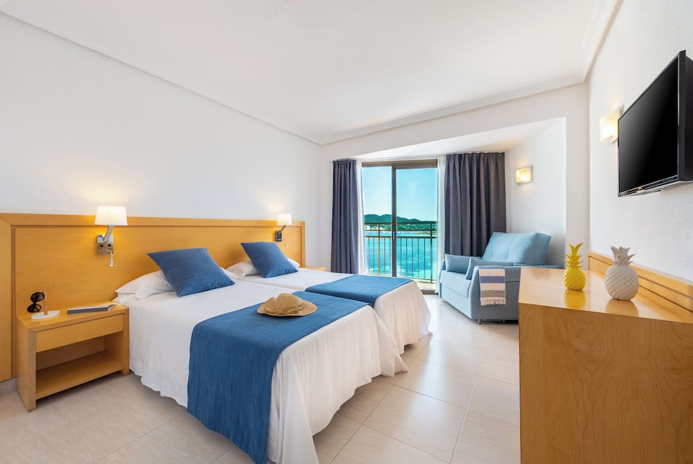 Hotel Vibra San Remo — Hotel rooms in San Antonio, Balearic Islands