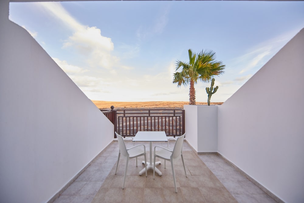 Sandos Papagayo Hotel — Hotel rooms in Playa Blanca, Canary Islands
