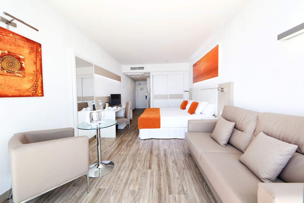 Sandos Papagayo Hotel — Hotel rooms in Playa Blanca, Canary Islands