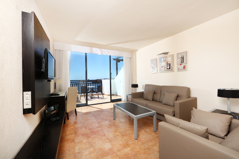 Sandos Papagayo Hotel — Hotel rooms in Playa Blanca, Canary Islands