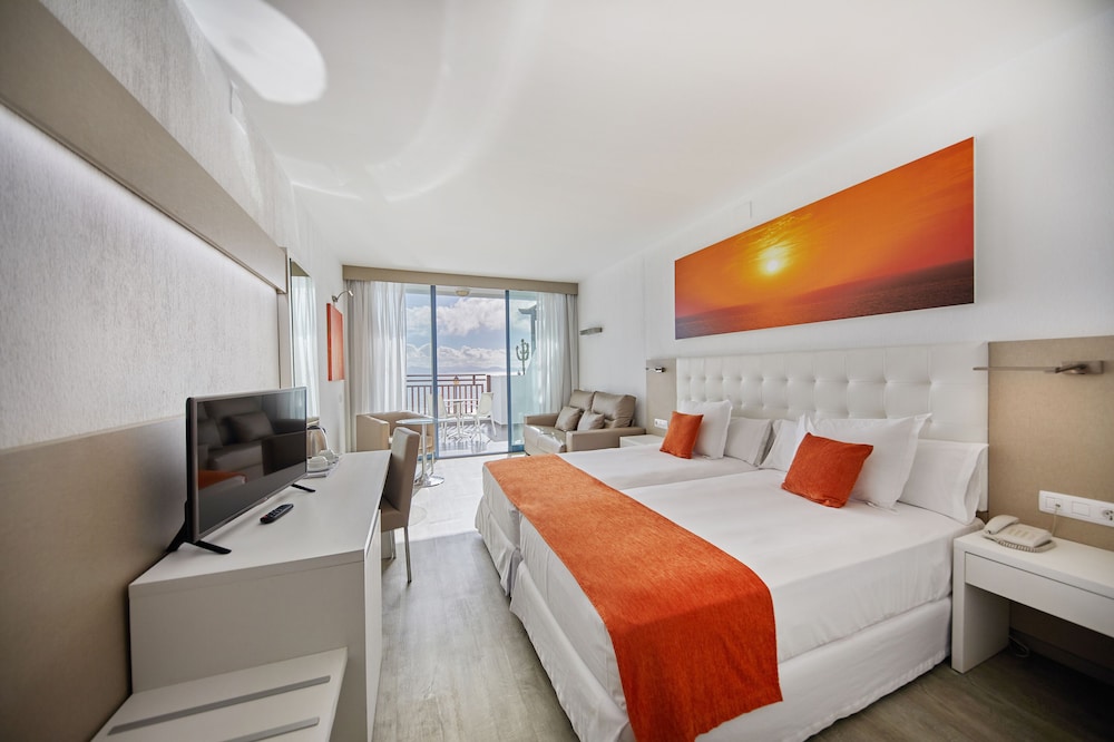 Sandos Papagayo Hotel — Hotel rooms in Playa Blanca, Canary Islands