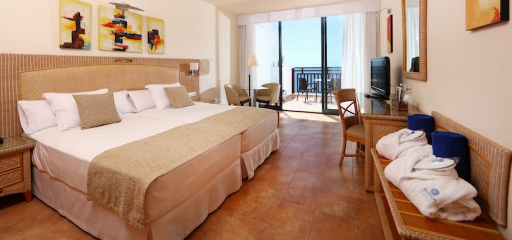 Sandos Papagayo Hotel — Hotel rooms in Playa Blanca, Canary Islands