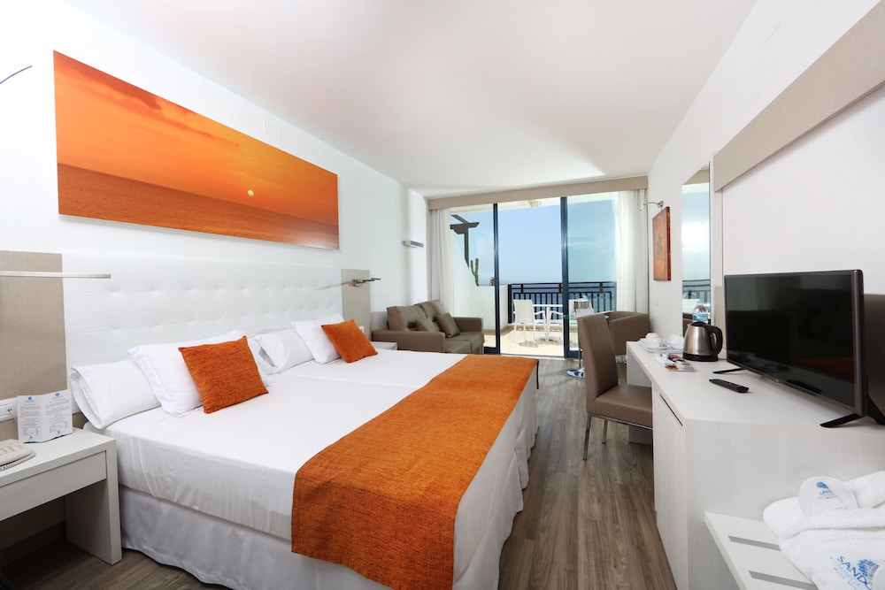 Sandos Papagayo Hotel — Hotel rooms in Playa Blanca, Canary Islands