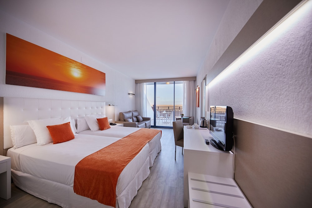 Sandos Papagayo Hotel — Hotel rooms in Playa Blanca, Canary Islands