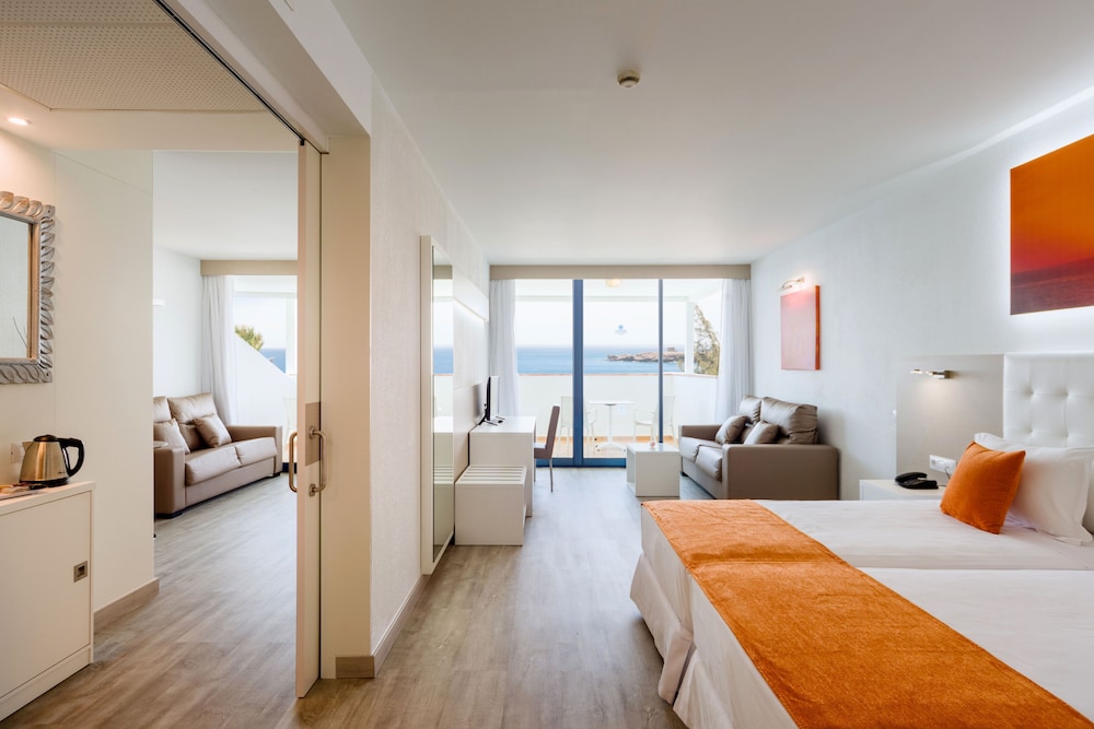Sandos Papagayo Hotel — Hotel rooms in Playa Blanca, Canary Islands