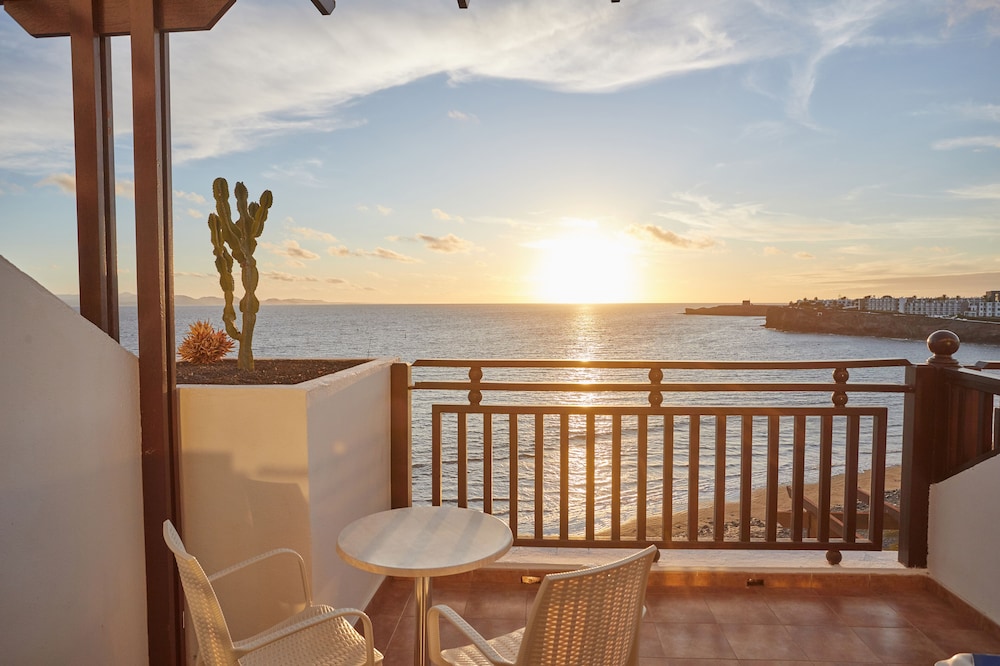 Sandos Papagayo Hotel — Hotel rooms in Playa Blanca, Canary Islands