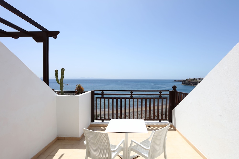 Sandos Papagayo Hotel — Beach in Playa Blanca, Canary Islands