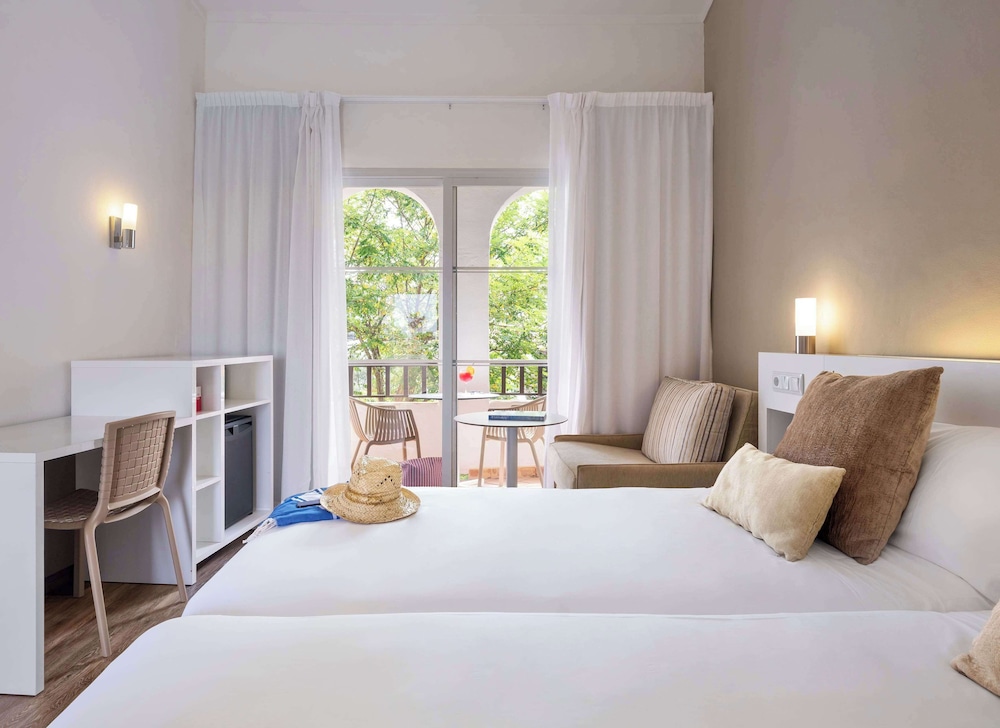 Sol Falcó Menorca — Hotel rooms in Cala'n Bosch, Balearic Islands