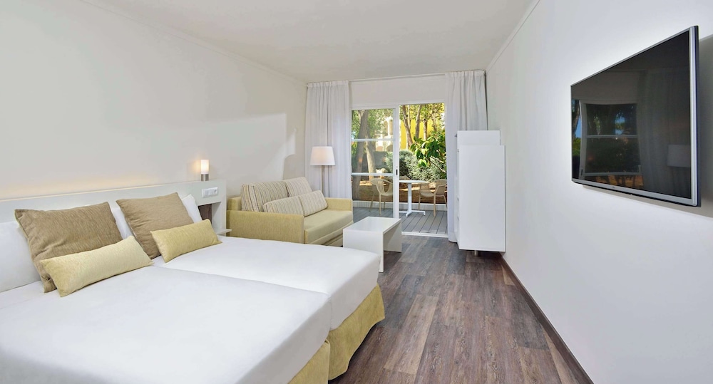 Sol Falcó Menorca — Hotel rooms in Cala'n Bosch, Balearic Islands