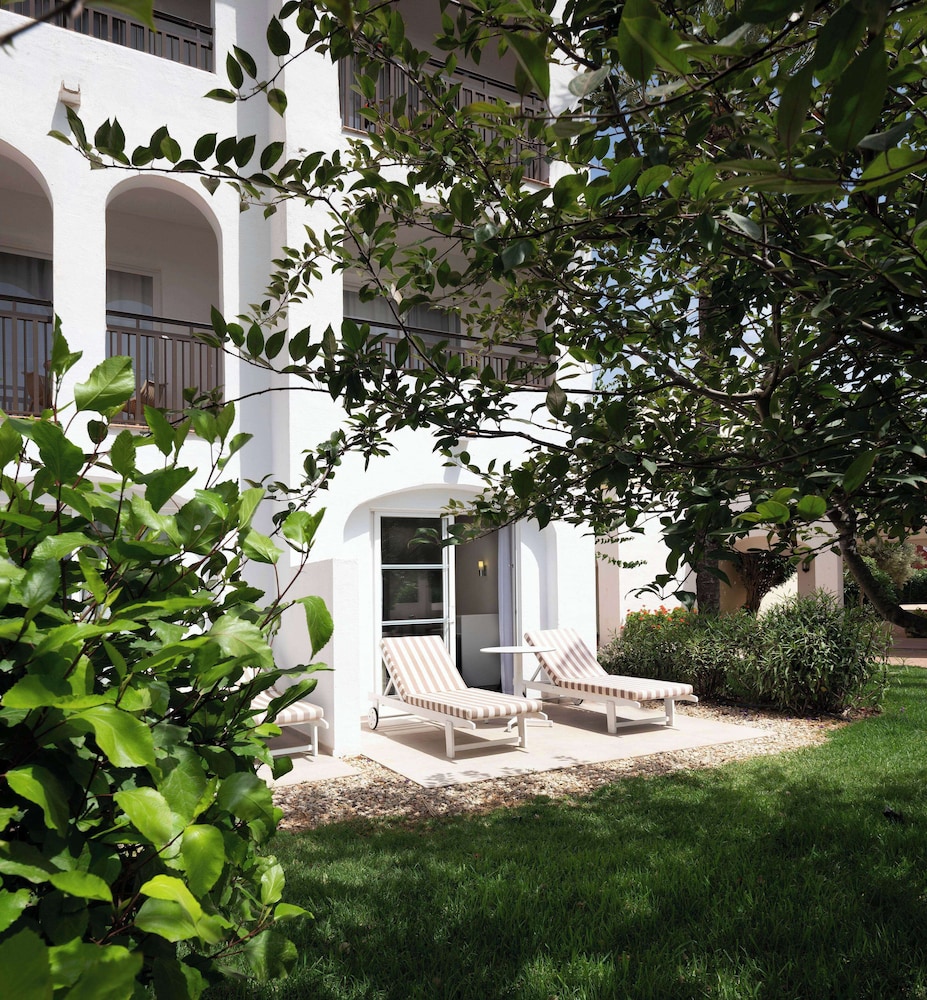 Sol Falcó Menorca — Hotel building in Cala'n Bosch, Balearic Islands