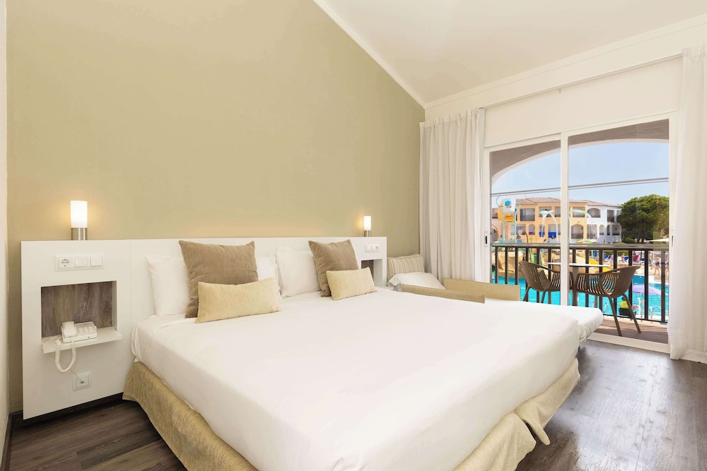 Sol Falcó Menorca — Hotel rooms in Cala'n Bosch, Balearic Islands