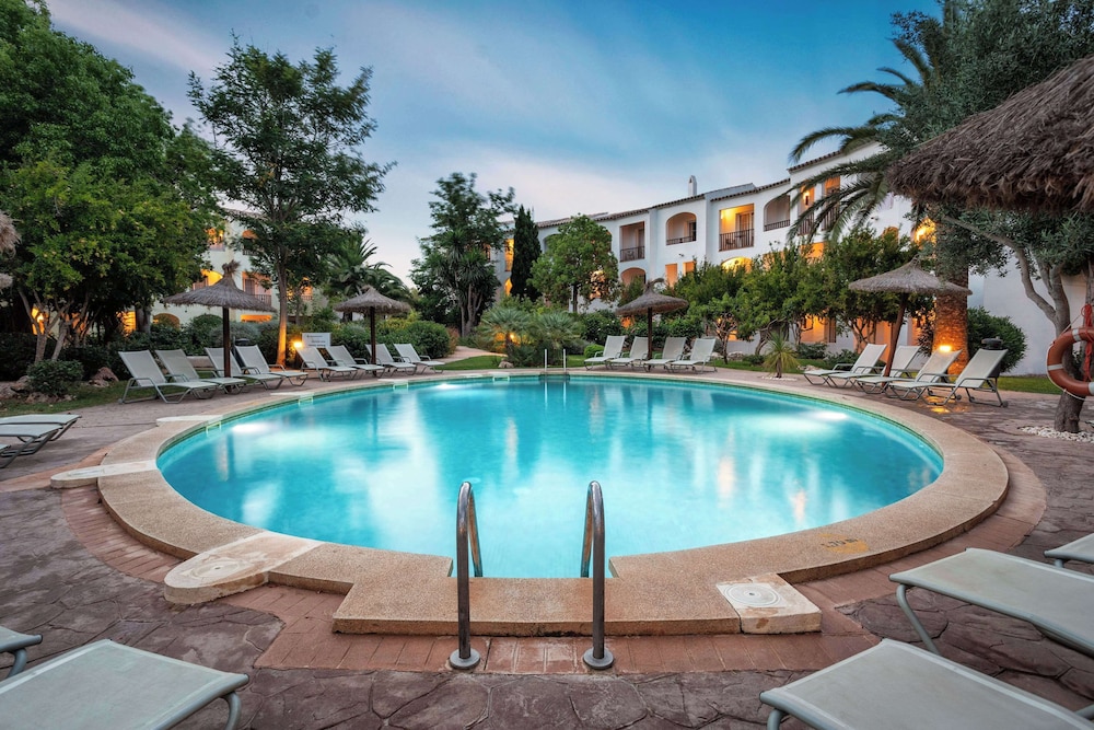 Sol Falcó Menorca — Swimming pool in Cala'n Bosch, Balearic Islands