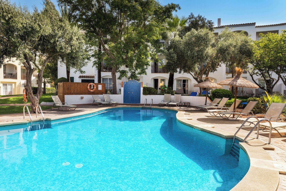 Sol Falcó Menorca — Swimming pool in Cala'n Bosch, Balearic Islands