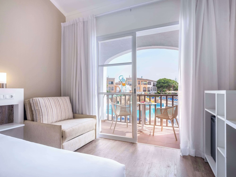 Sol Falcó Menorca — Hotel rooms in Cala'n Bosch, Balearic Islands