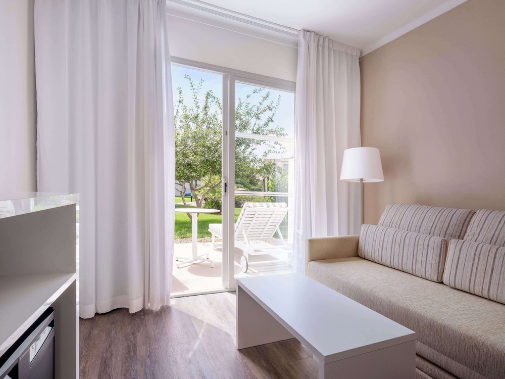 Sol Falcó Menorca — Hotel rooms in Cala'n Bosch, Balearic Islands