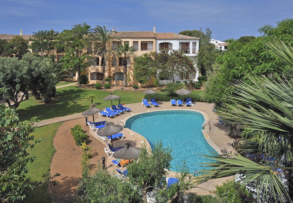 Sol Falcó Menorca — Swimming pool in Cala'n Bosch, Balearic Islands