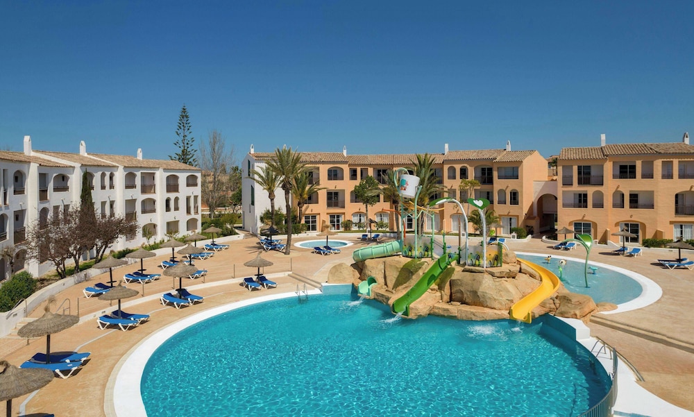 Sol Falcó Menorca — Swimming pool in Cala'n Bosch, Balearic Islands