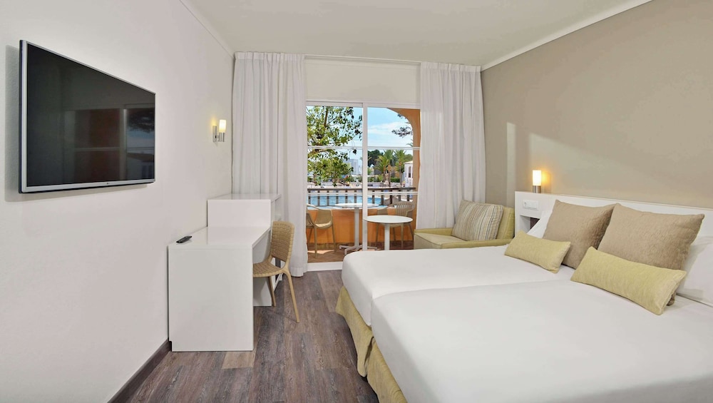 Sol Falcó Menorca — Hotel rooms in Cala'n Bosch, Balearic Islands