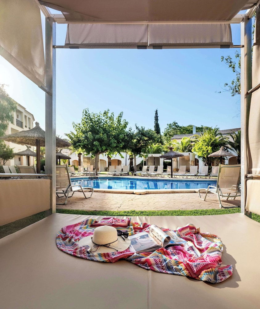 Sol Falcó Menorca — Swimming pool in Cala'n Bosch, Balearic Islands