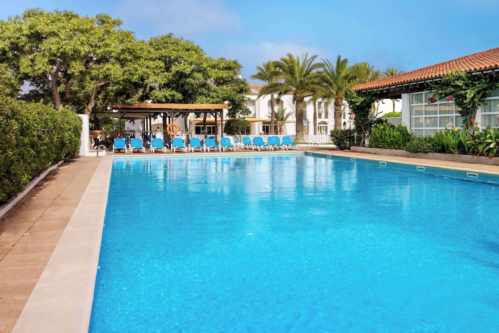 Sol Falcó Menorca — Swimming pool in Cala'n Bosch, Balearic Islands