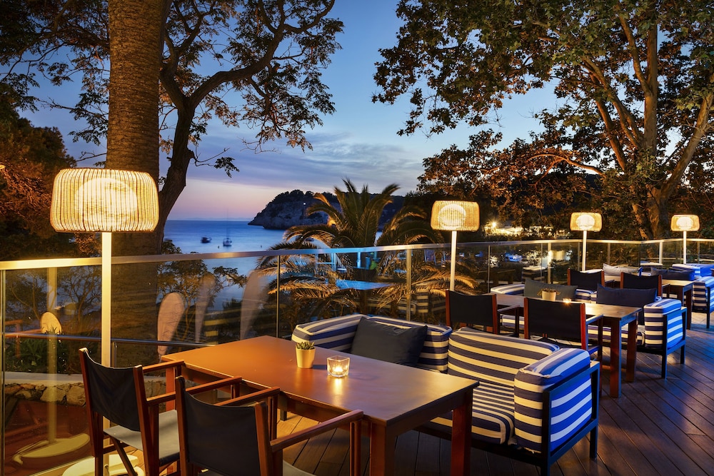 Melia Cala Galdana - Menorca — Restaurant & bars in Cala Galdana, Balearic Islands