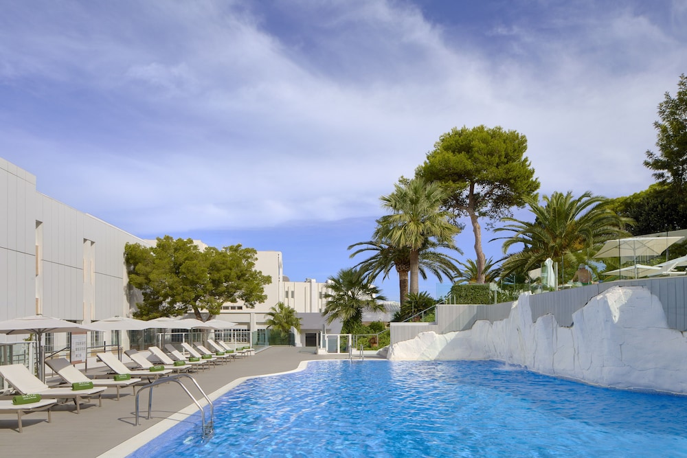 Melia Cala Galdana - Menorca — Swimming pool in Cala Galdana, Balearic Islands