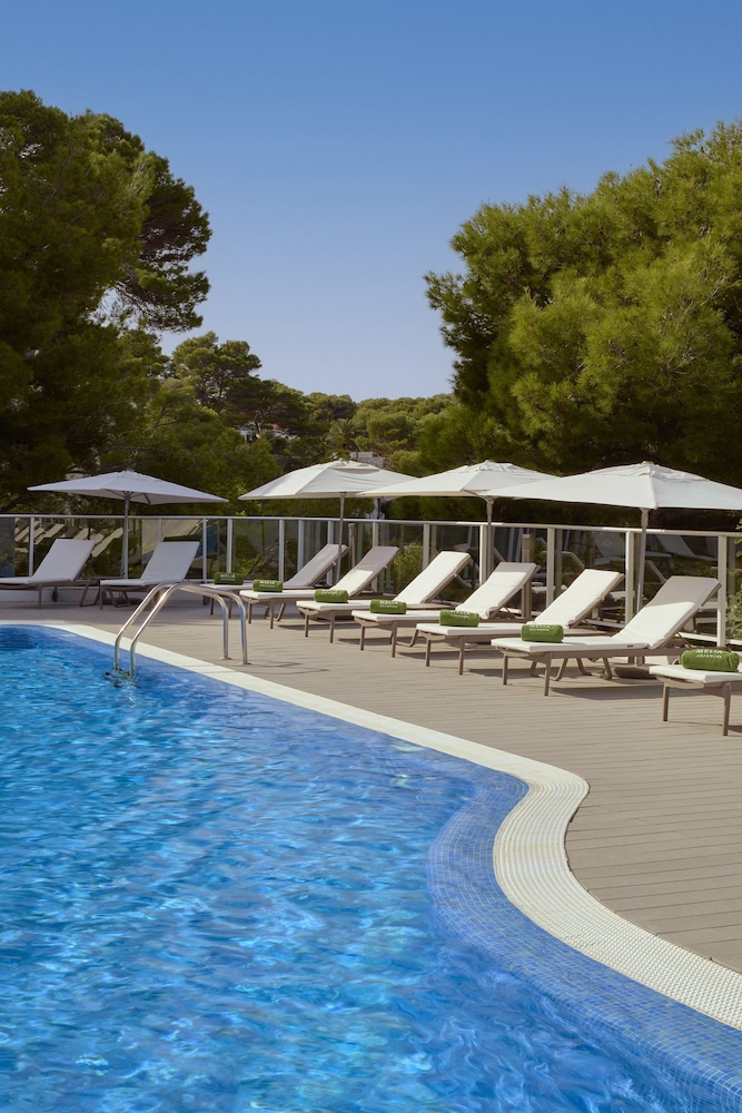 Melia Cala Galdana - Menorca — Swimming pool in Cala Galdana, Balearic Islands