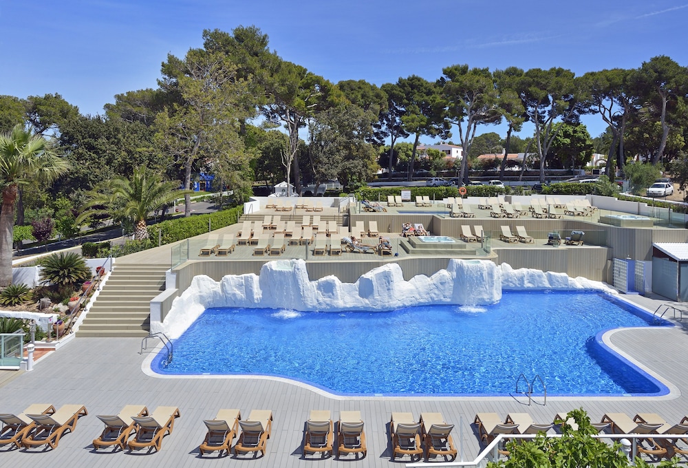 Melia Cala Galdana - Menorca — Swimming pool in Cala Galdana, Balearic Islands