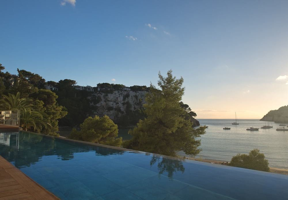 Melia Cala Galdana - Menorca — Swimming pool in Cala Galdana, Balearic Islands