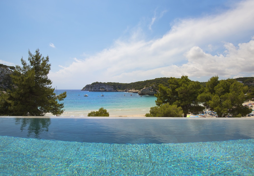 Melia Cala Galdana - Menorca — Swimming pool in Cala Galdana, Balearic Islands