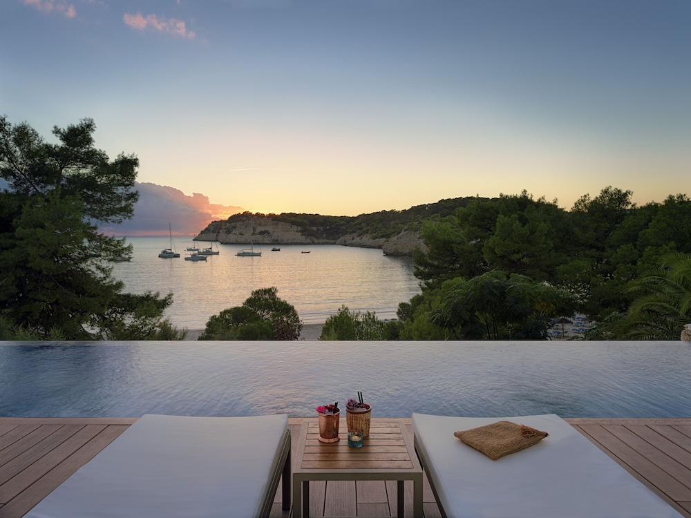 Melia Cala Galdana - Menorca — Swimming pool in Cala Galdana, Balearic Islands
