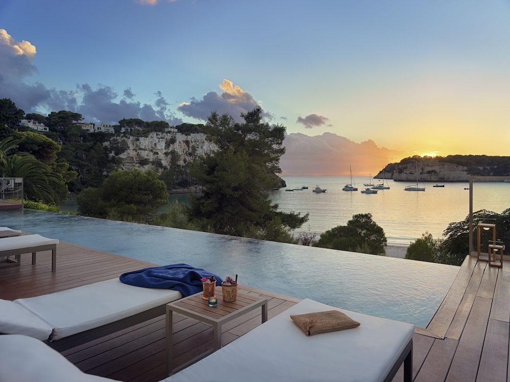 Melia Cala Galdana - Menorca — Swimming pool in Cala Galdana, Balearic Islands