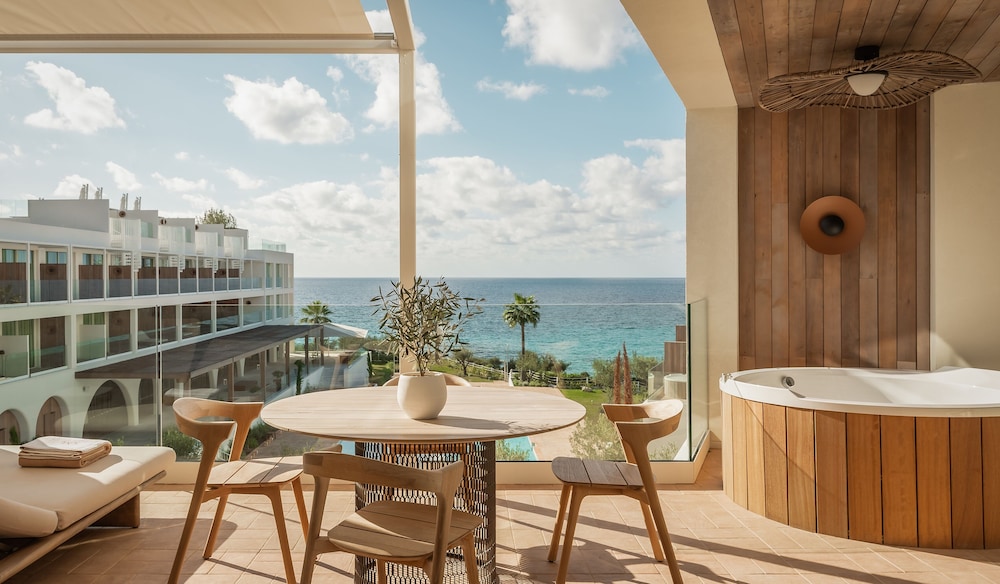Villa Le Blanc, a Gran Meliá Hotel - The Leading Hotels of the World — Hotel building in Santo Tomas, Balearic Islands