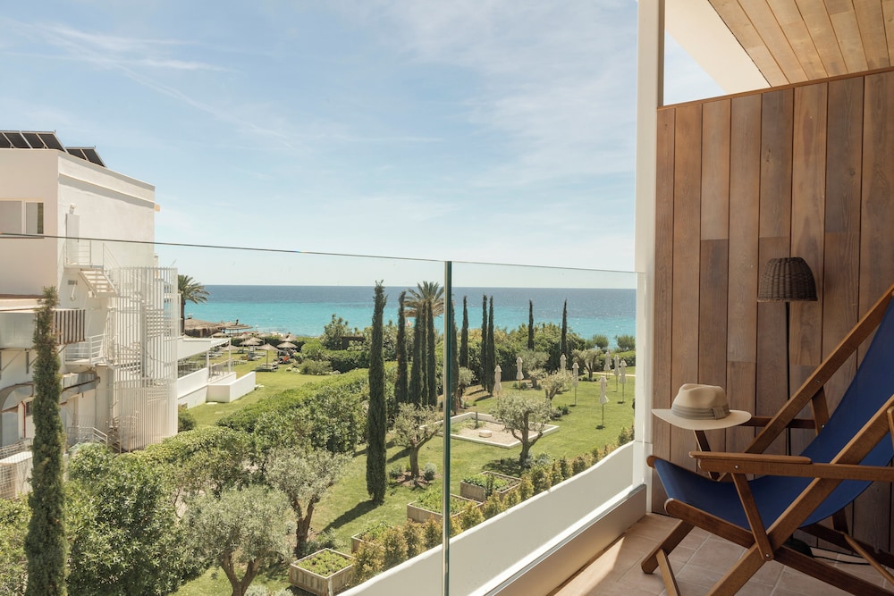 Villa Le Blanc, a Gran Meliá Hotel - The Leading Hotels of the World — Beach in Santo Tomas, Balearic Islands