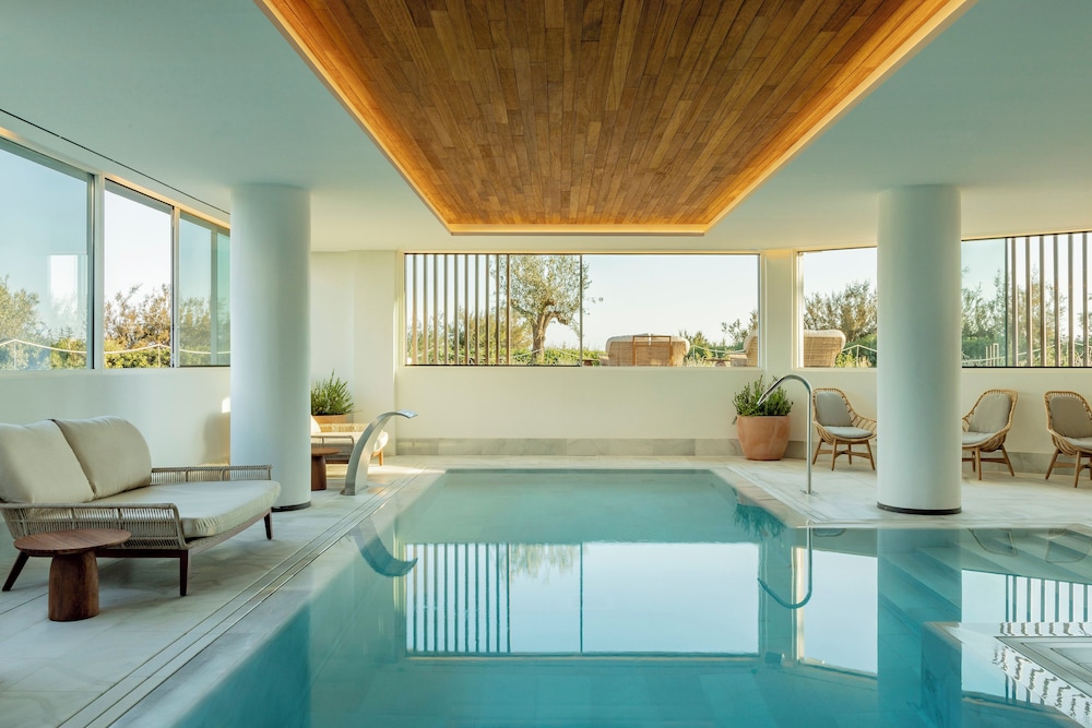 Villa Le Blanc, a Gran Meliá Hotel - The Leading Hotels of the World — Swimming pool in Santo Tomas, Balearic Islands