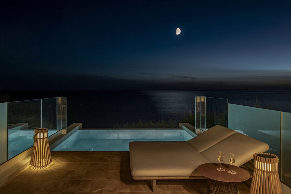 Villa Le Blanc, a Gran Meliá Hotel - The Leading Hotels of the World — Swimming pool in Santo Tomas, Balearic Islands