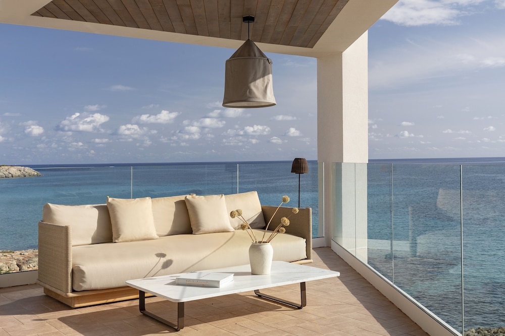 Villa Le Blanc, a Gran Meliá Hotel - The Leading Hotels of the World — Hotel rooms in Santo Tomas, Balearic Islands