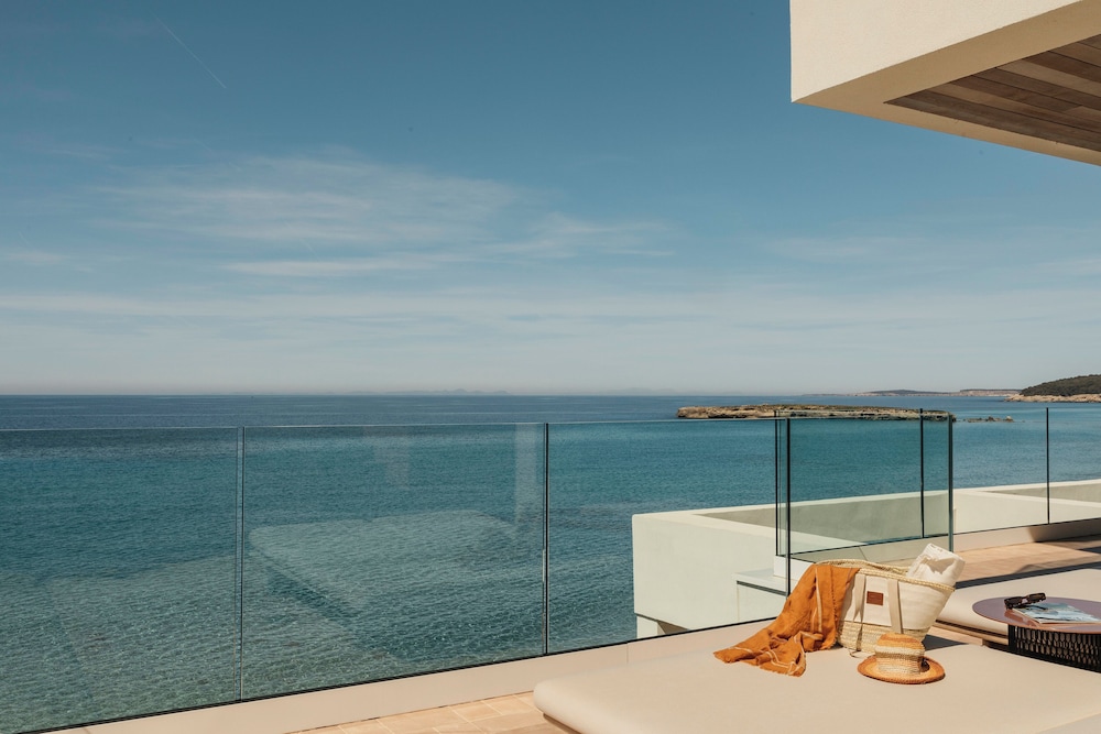 Villa Le Blanc, a Gran Meliá Hotel - The Leading Hotels of the World — Hotel rooms in Santo Tomas, Balearic Islands