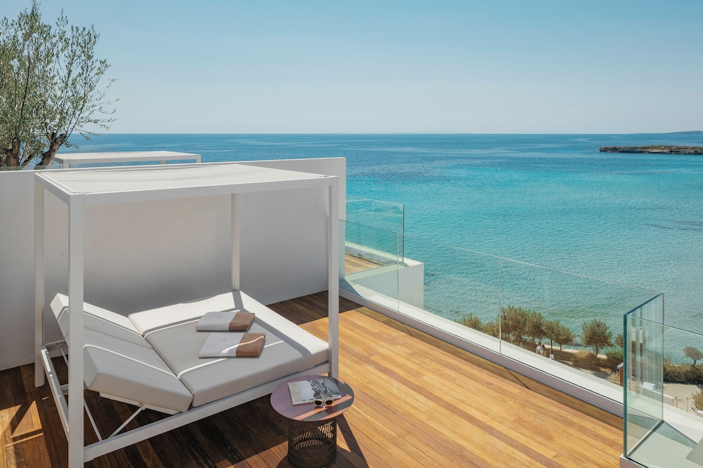 Villa Le Blanc, a Gran Meliá Hotel - The Leading Hotels of the World — Beach in Santo Tomas, Balearic Islands