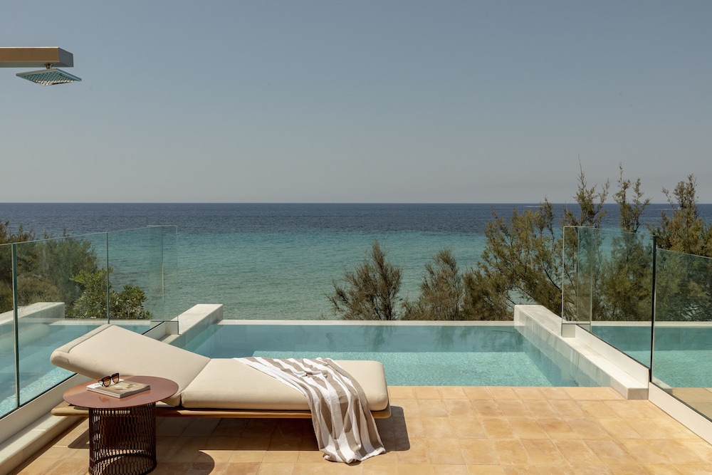 Villa Le Blanc, a Gran Meliá Hotel - The Leading Hotels of the World — Swimming pool in Santo Tomas, Balearic Islands