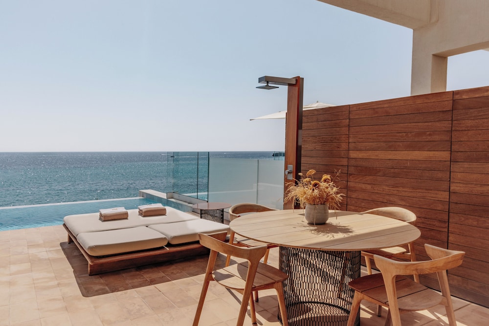 Villa Le Blanc, a Gran Meliá Hotel - The Leading Hotels of the World — Swimming pool in Santo Tomas, Balearic Islands