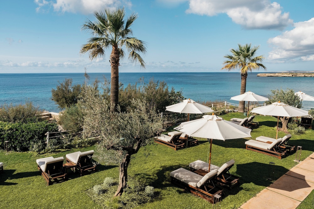 Villa Le Blanc, a Gran Meliá Hotel - The Leading Hotels of the World — Beach in Santo Tomas, Balearic Islands