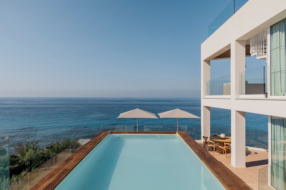 Villa Le Blanc, a Gran Meliá Hotel - The Leading Hotels of the World — Swimming pool in Santo Tomas, Balearic Islands